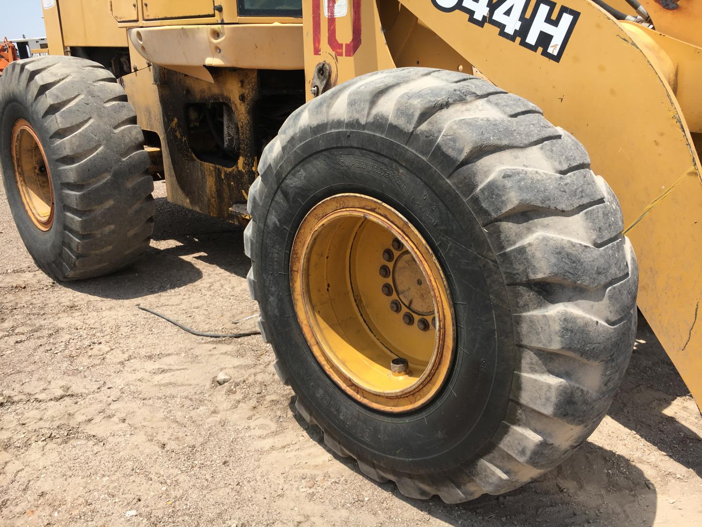 ./imagenes/INVOICE/2019/16795/CARGADOR FRONTAL JOHN DEERE 544H (8).JPG